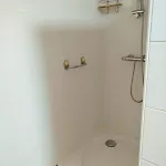 Layon With Shared Pool *