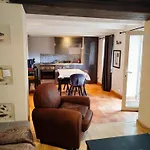 Layon With Shared Pool