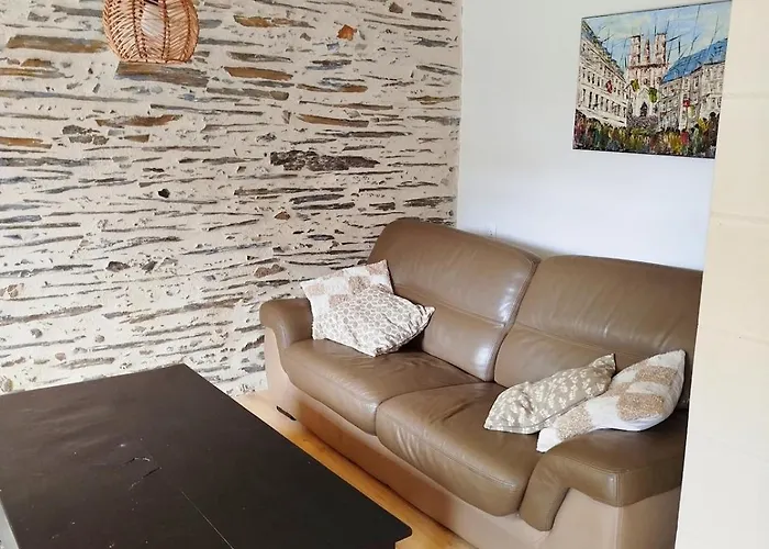 Layon With Shared Pool Appartement Les Garennes-Sur-Loire