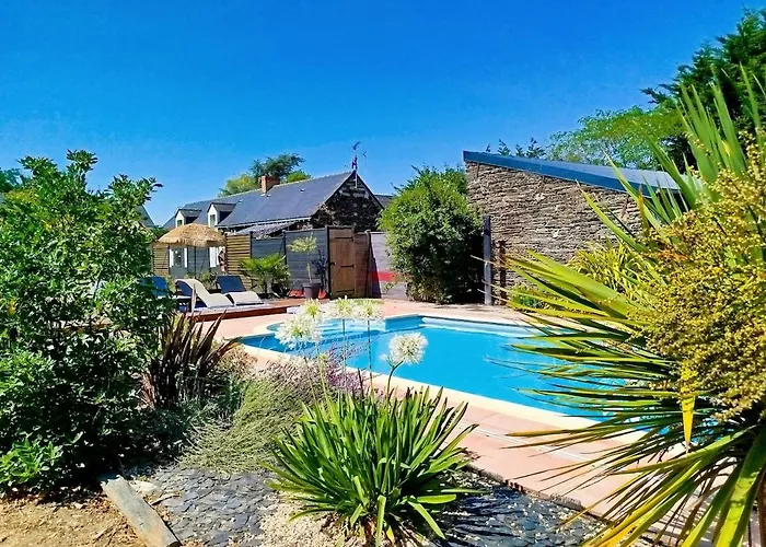 Layon With Shared Pool Appartement Les Garennes-Sur-Loire